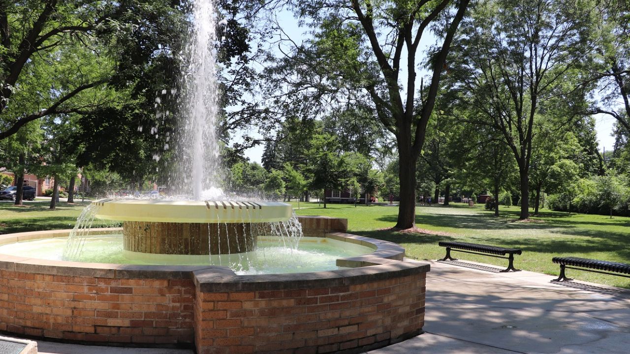 Bicentennial Fountain, Wild Meadows Trace Elmhurst, IL