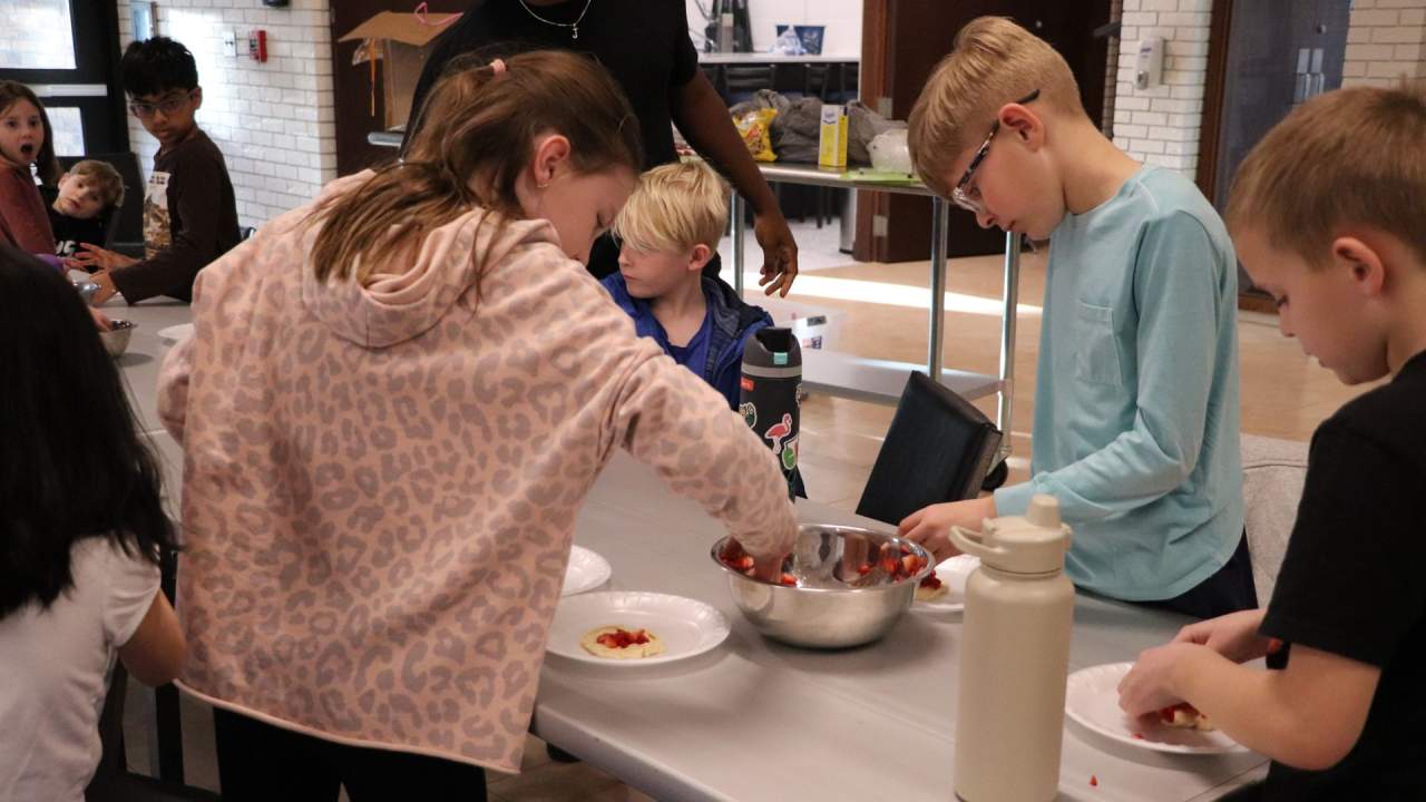 Kids at a cooking class